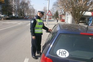 Slika PU_SK/slike/vijesti/prometni policajac/prometni_policajac06.JPG